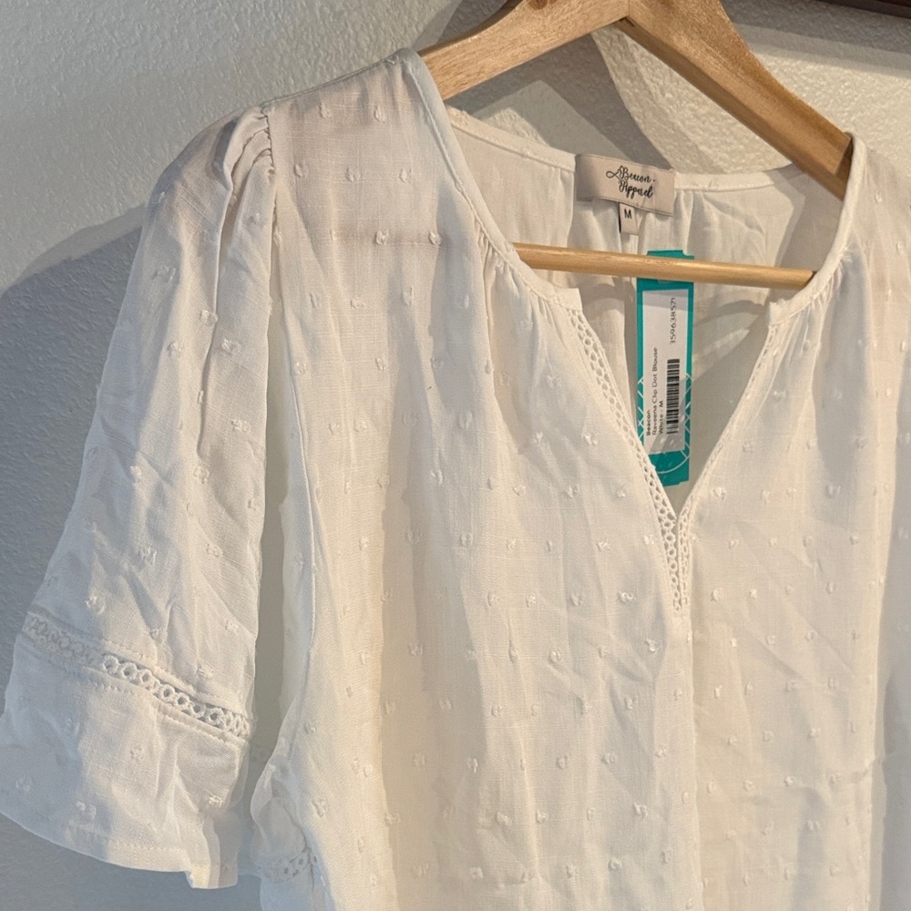 🆕 Beacon Apparel Raveena Clip Dot V Neck Relaxed Fit White Blouse, Size M - Picture 3 of 9